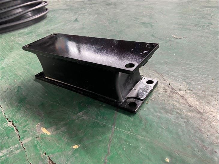 Rubber Mount For Volvo Machinery Parts